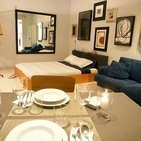Apartment Very In Santa Croce - Amazing For Two Guests