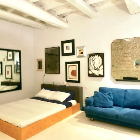 Apartment Very In Santa Croce - Amazing For Two Guests